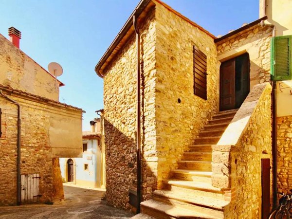 casa indipendente in vendita a Semproniano