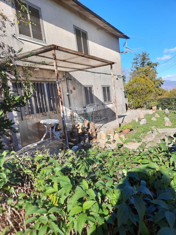 casa indipendente in vendita a Semproniano