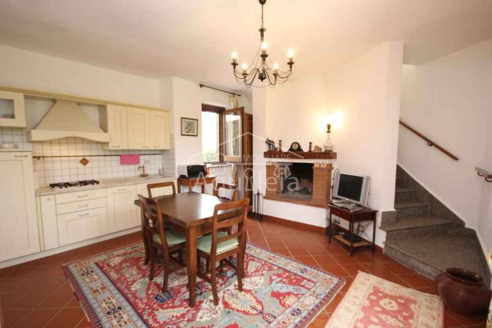 casa indipendente in vendita a Semproniano