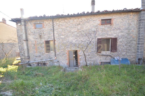casa indipendente in vendita a Semproniano in zona Petricci