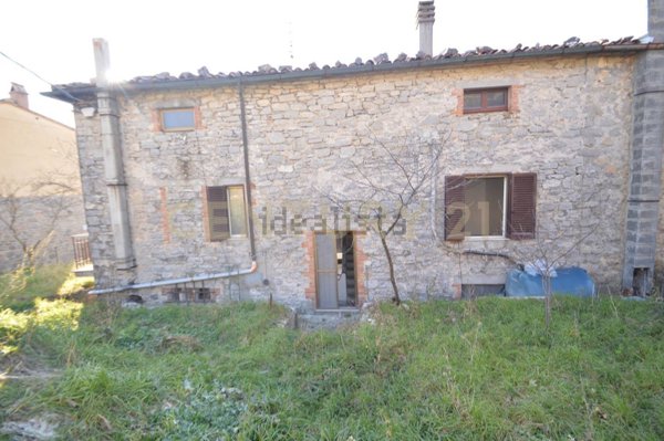 casa semindipendente in vendita a Semproniano in zona Petricci