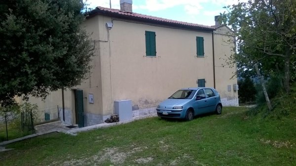 casa indipendente in vendita a Semproniano