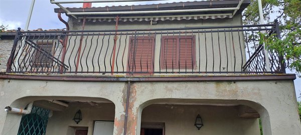 casa indipendente in vendita a Semproniano in zona Petricci