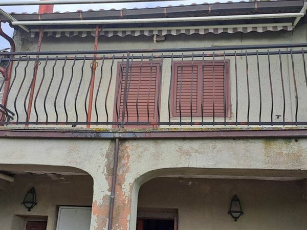 casa indipendente in vendita a Semproniano in zona Petricci