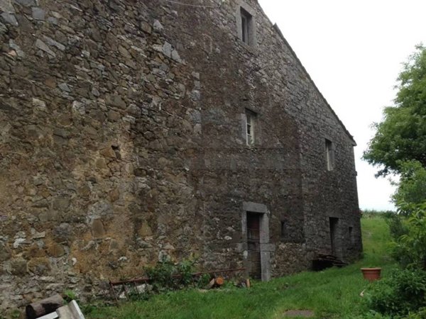 casa indipendente in vendita a Semproniano in zona Petricci
