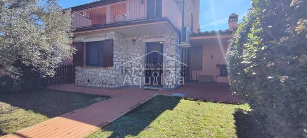 casa indipendente in vendita a Semproniano