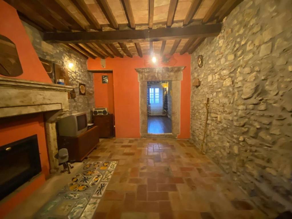appartamento in vendita a Semproniano