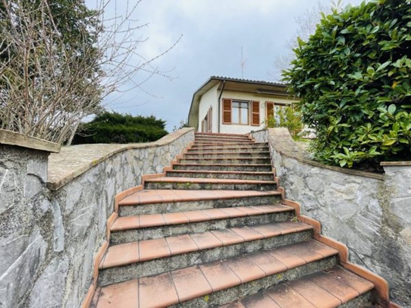 casa indipendente in vendita a Semproniano