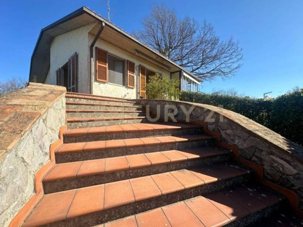 casa indipendente in vendita a Semproniano