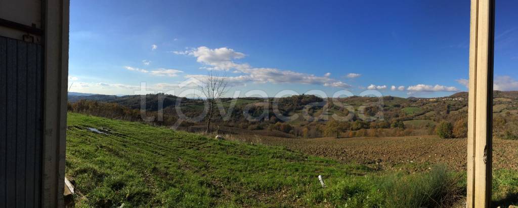 casa indipendente in vendita a Semproniano in zona Catabbio