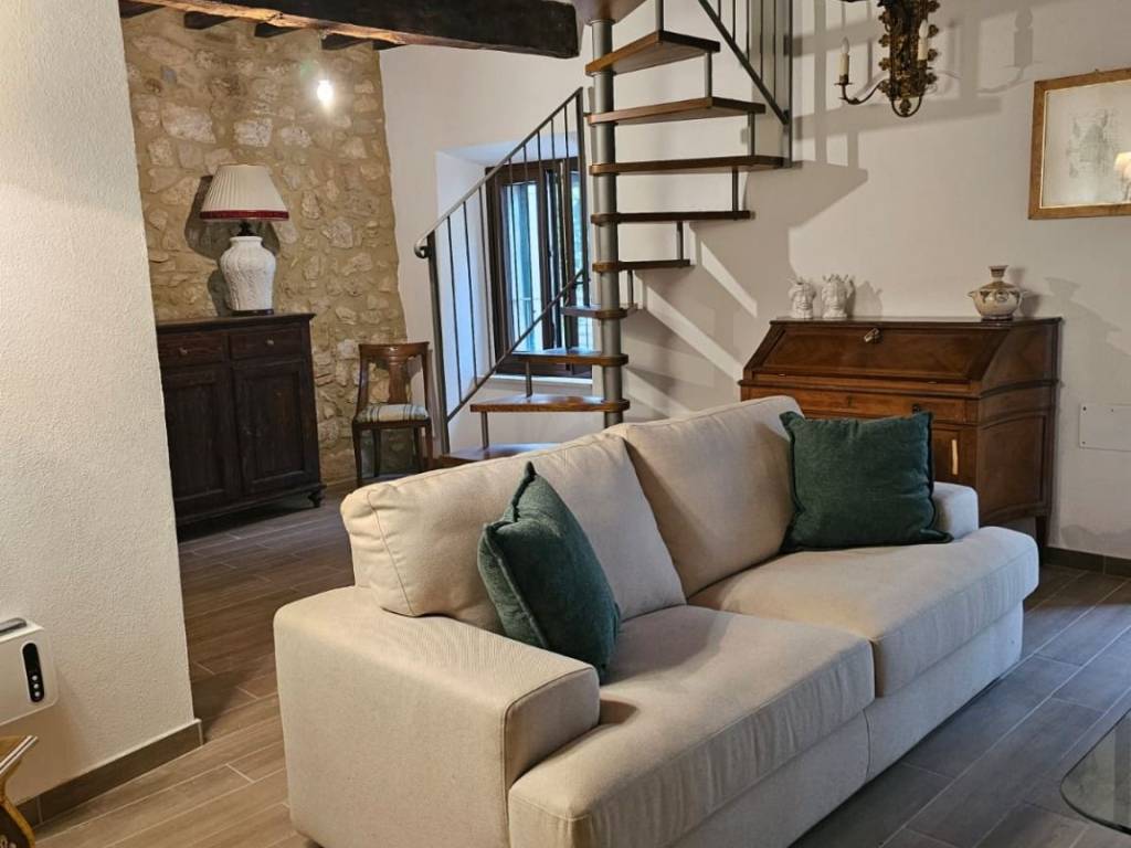 appartamento in vendita a Semproniano