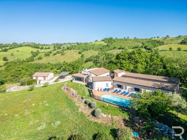 casa indipendente in vendita a Semproniano