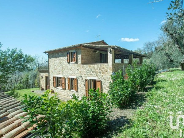 casa indipendente in vendita a Semproniano