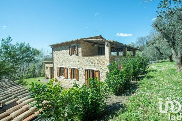 casa indipendente in vendita a Semproniano