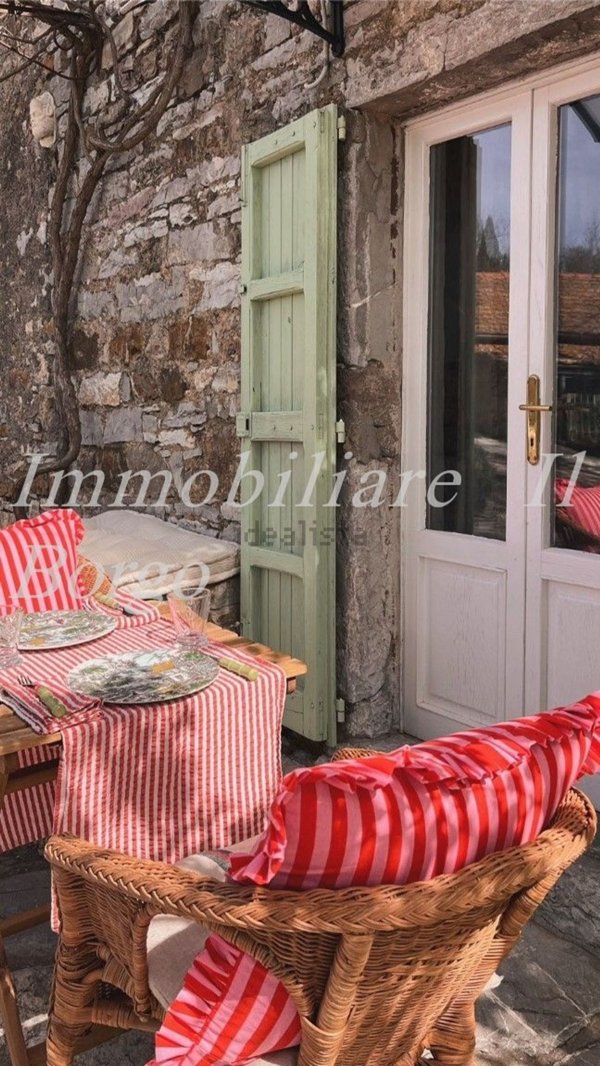 casa indipendente in vendita a Semproniano