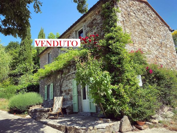 casa indipendente in vendita a Semproniano