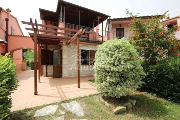 casa indipendente in vendita a Semproniano