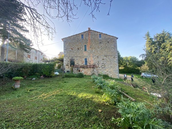 casa indipendente in vendita a Semproniano