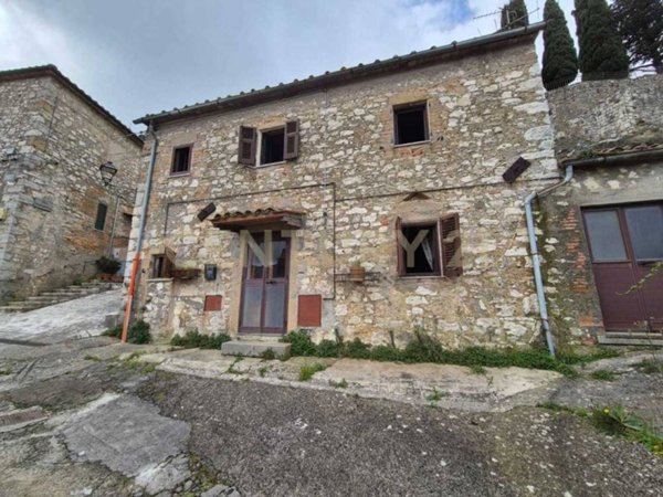 casa indipendente in vendita a Semproniano