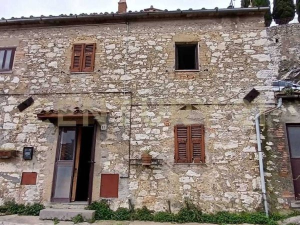 casa indipendente in vendita a Semproniano
