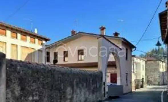 appartamento in vendita a Semproniano in zona Petricci
