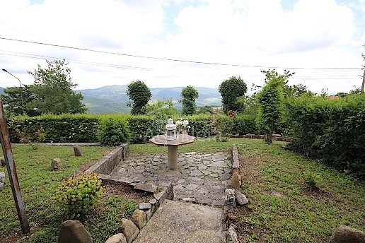 casa indipendente in vendita a Semproniano in zona Cellena