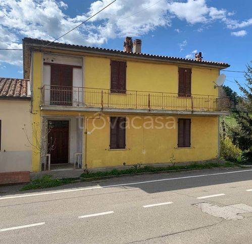appartamento in vendita a Semproniano in zona Petricci
