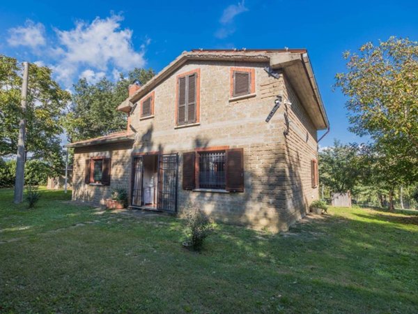 casa indipendente in vendita a Semproniano