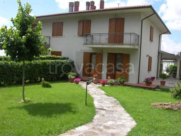 casa indipendente in vendita a Semproniano