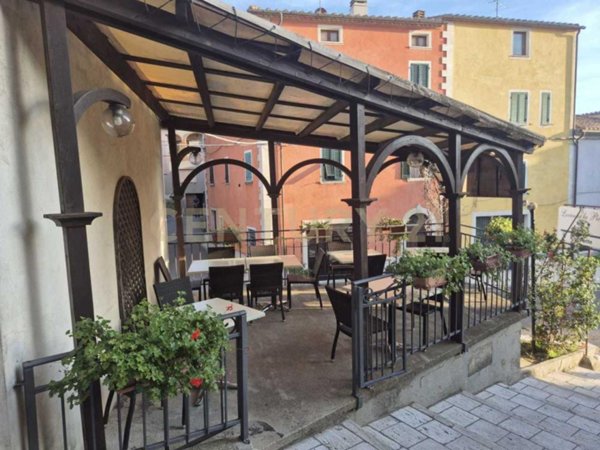 negozio in vendita a Semproniano