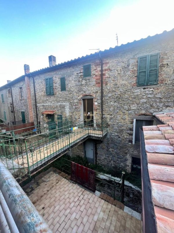 appartamento in vendita a Semproniano in zona Petricci