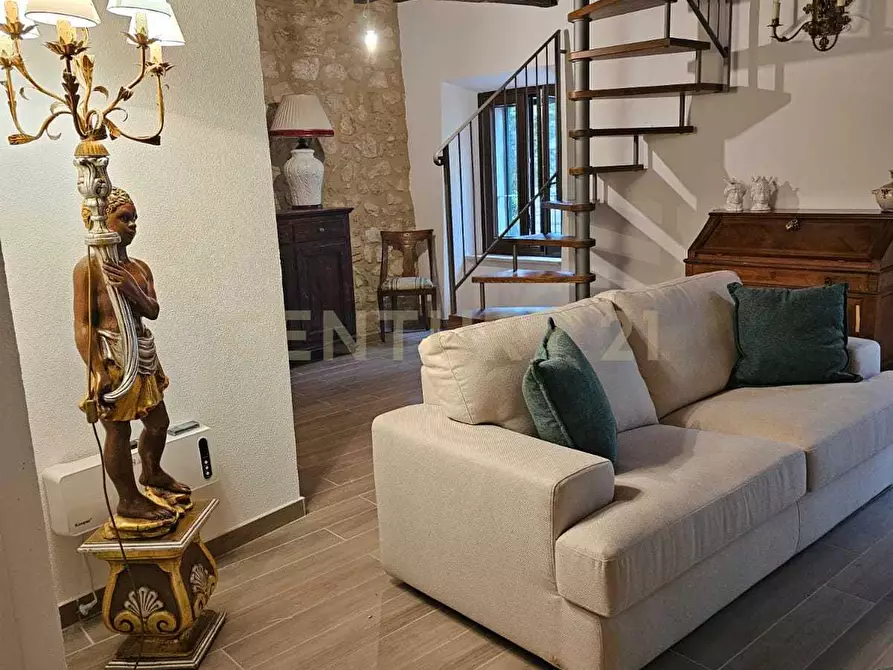 casa indipendente in vendita a Semproniano