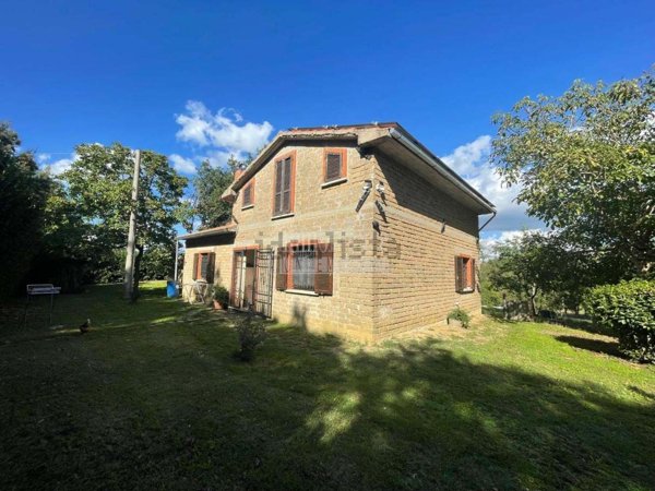 casale in vendita a Semproniano