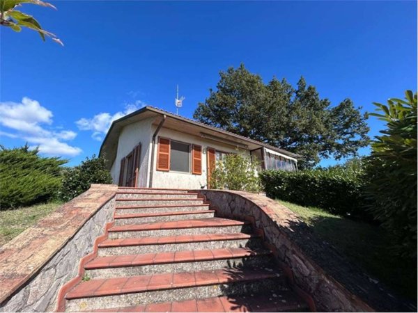 casa indipendente in vendita a Semproniano