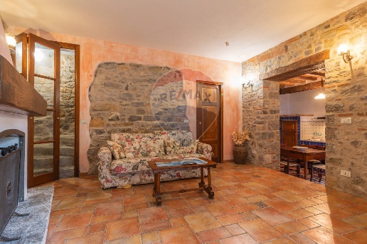 appartamento in vendita a Semproniano in zona Petricci