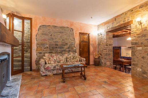 appartamento in vendita a Semproniano in zona Petricci