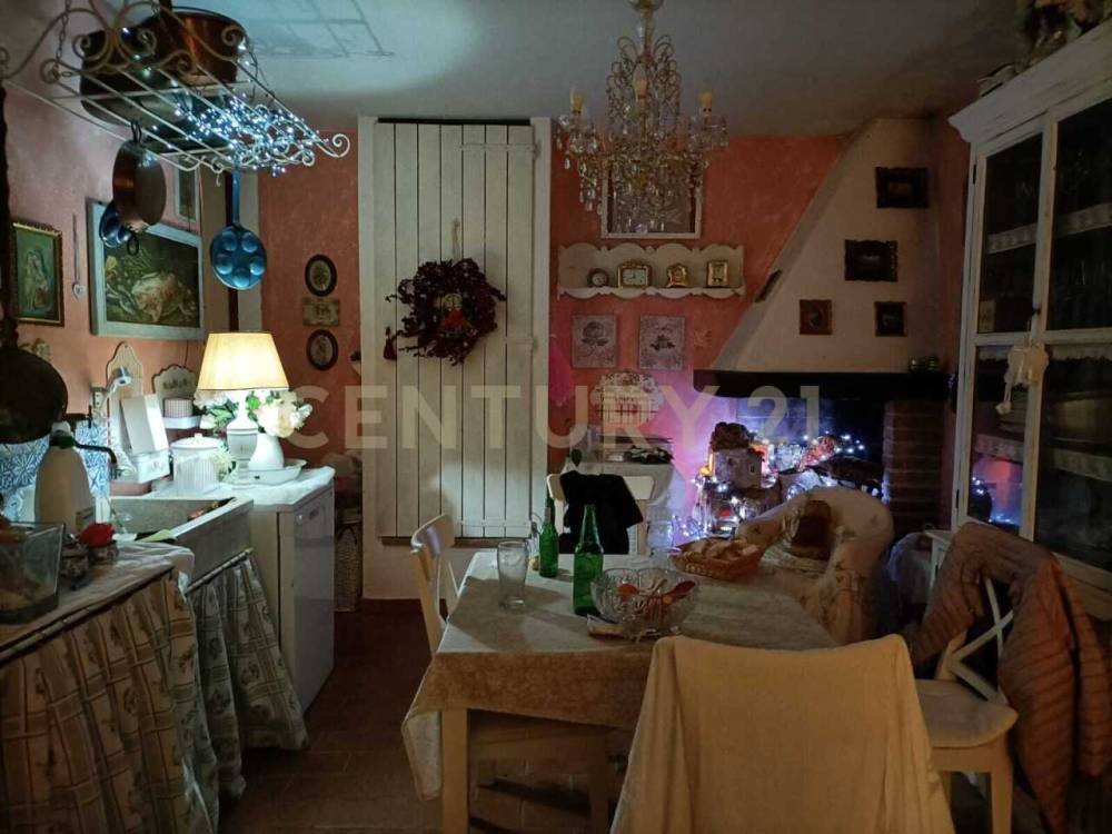 casa indipendente in vendita a Semproniano