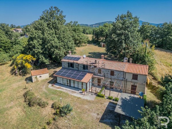 casa indipendente in vendita a Semproniano