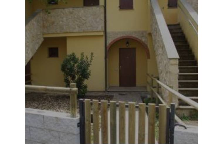 casa indipendente in vendita a Semproniano in zona Catabbio