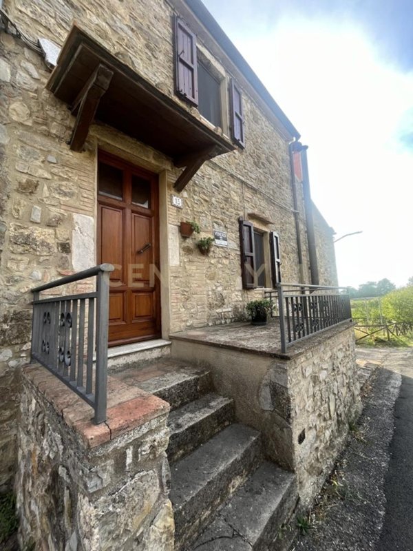 casa indipendente in vendita a Semproniano