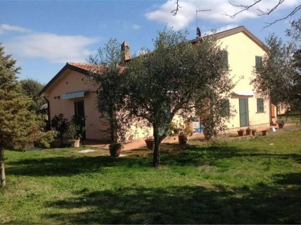 casa indipendente in vendita a Semproniano