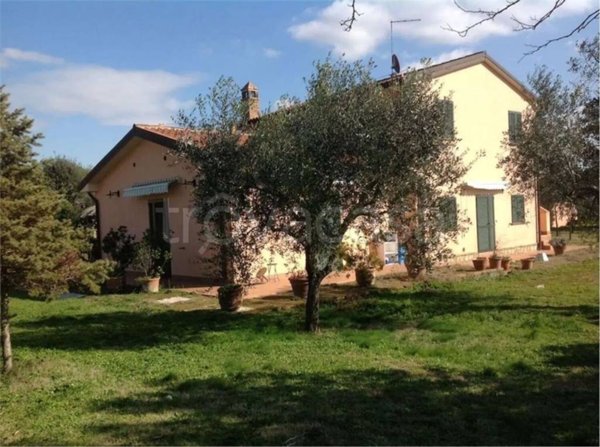 casa indipendente in vendita a Semproniano