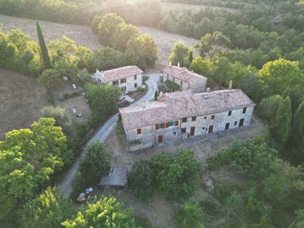 casa indipendente in vendita a Semproniano
