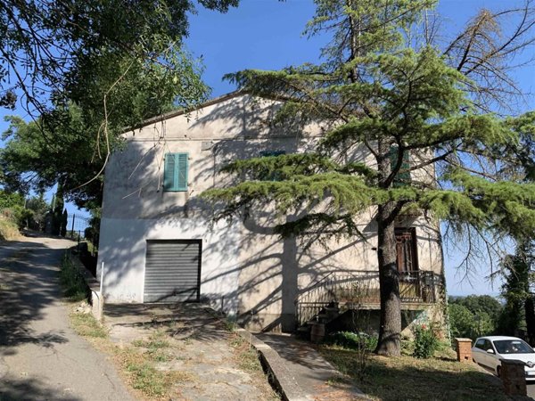 casa indipendente in vendita a Semproniano