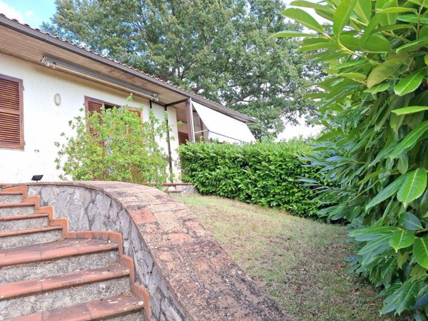 casa indipendente in vendita a Semproniano