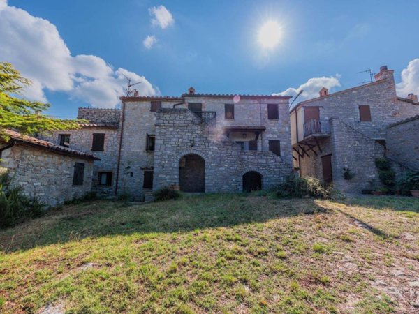 casale in vendita a Semproniano