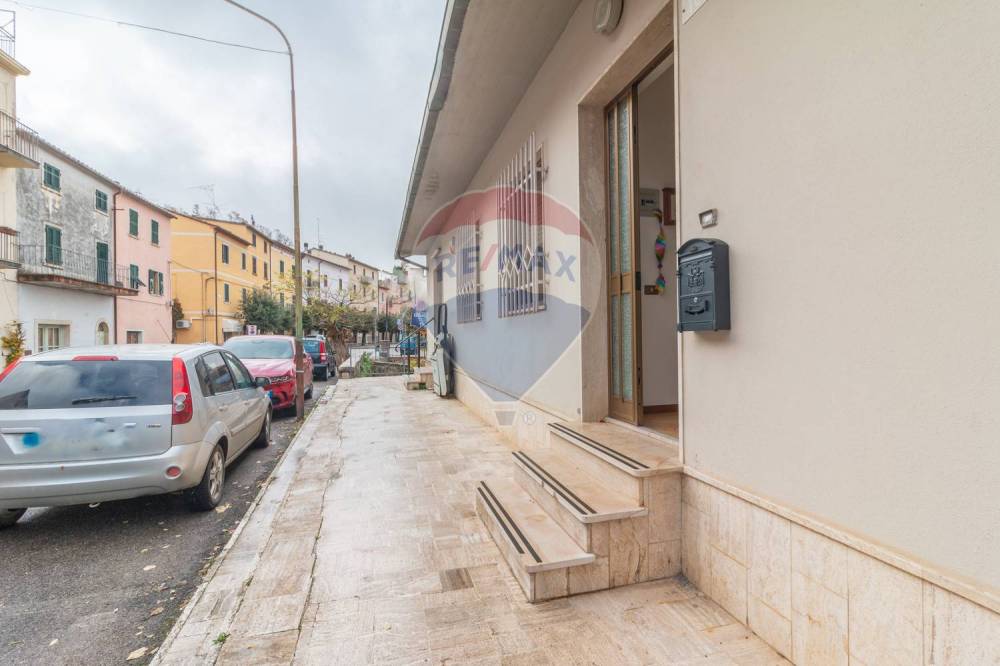 appartamento in vendita a Semproniano in zona Catabbio