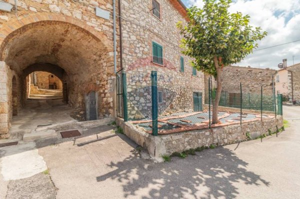 appartamento in vendita a Semproniano