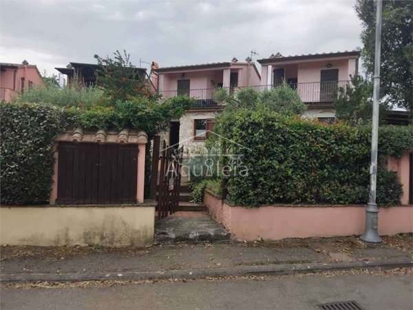 appartamento in vendita a Semproniano