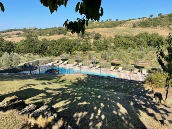 casa indipendente in vendita a Semproniano